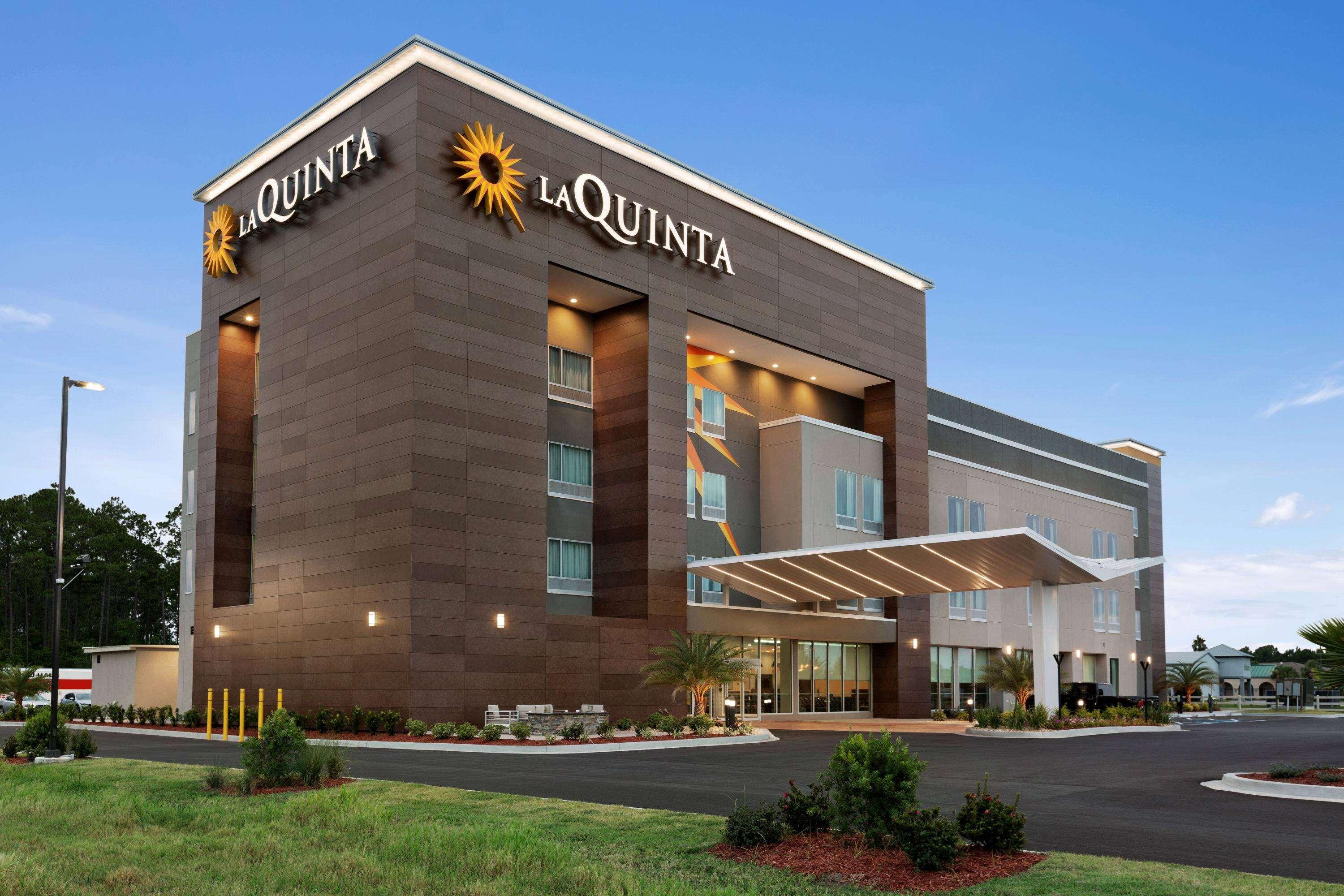 Отель La Quinta Brunswick/Golden Isles Экстерьер фото