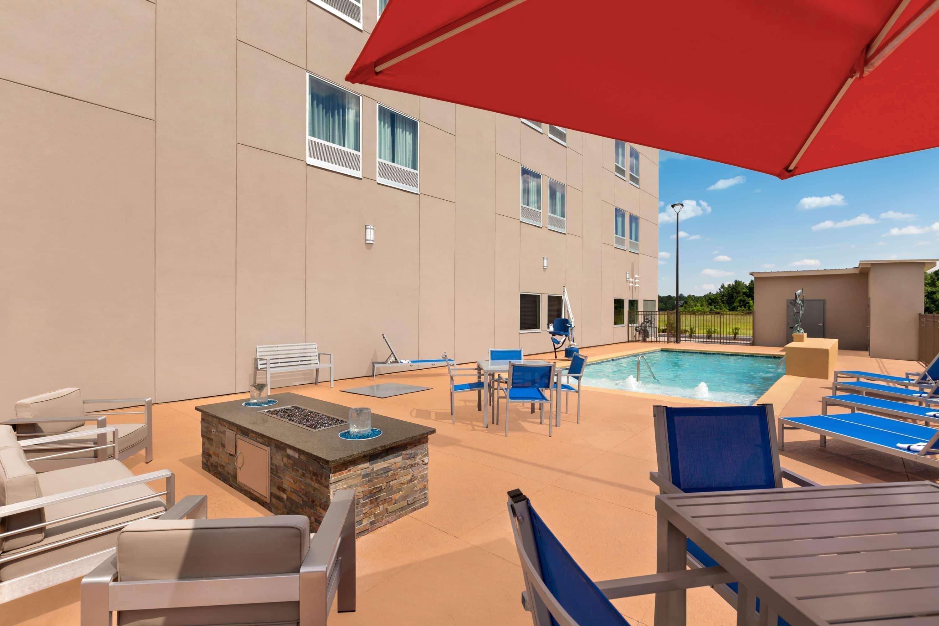Отель La Quinta Brunswick/Golden Isles Экстерьер фото